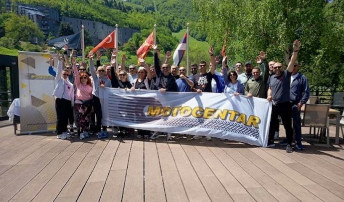 45116e881-crop-820x0x100